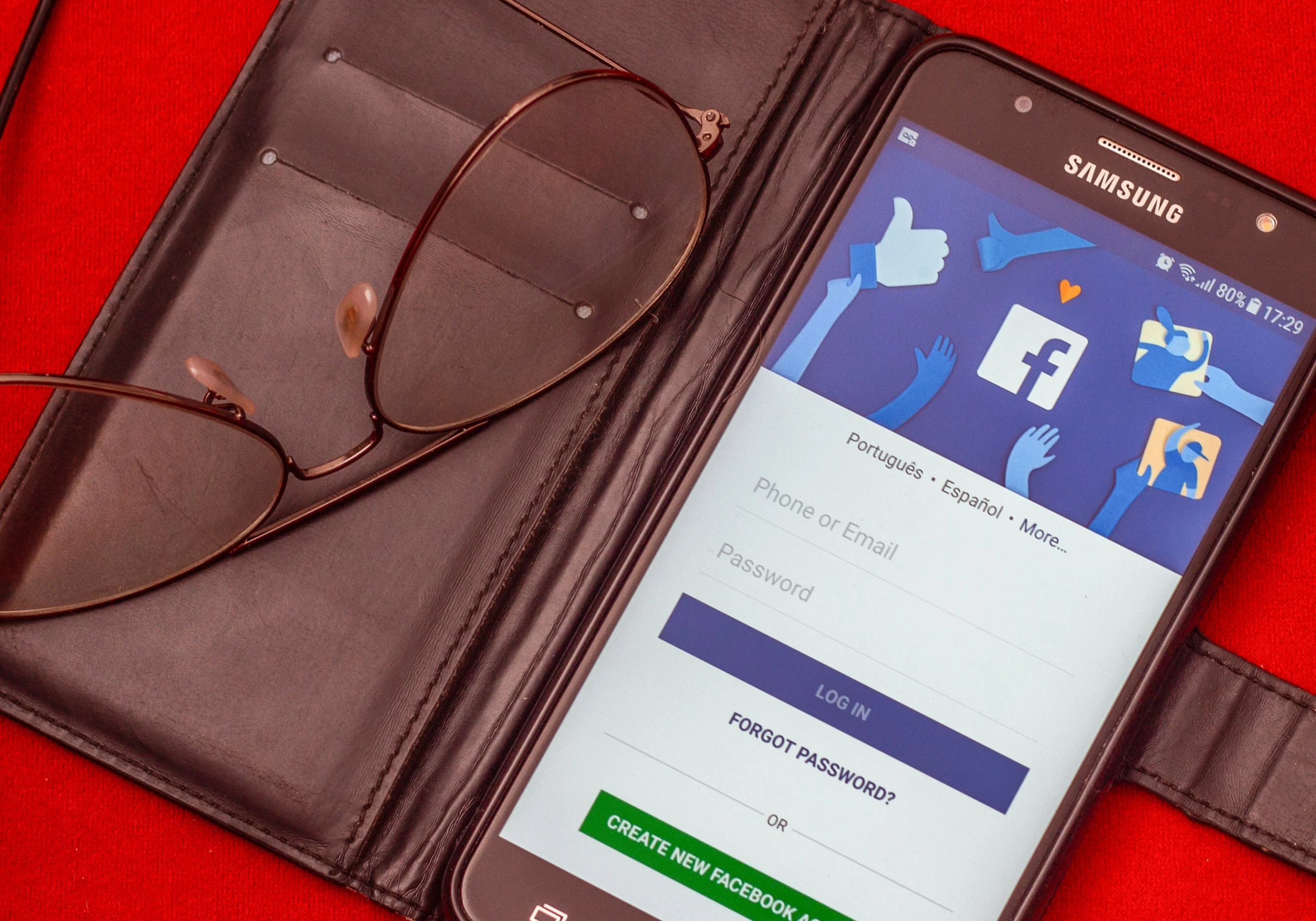 15 Facebook Retargeting Ads Examples to Make More Money